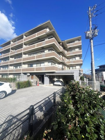 ◆室内リフォーム済み◆４階角住戸で陽当たり・通風・眺望良好◆阪急「松尾大社」駅徒歩９分◆グレース嵐山の外観|外観
