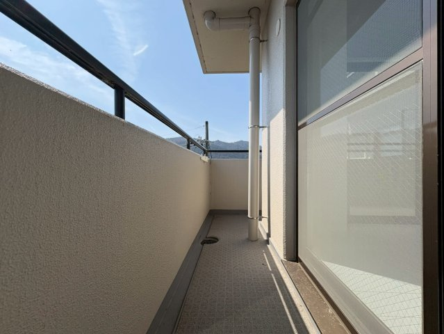 ◆室内リフォーム済み◆４階角住戸で陽当たり・通風・眺望良好◆阪急「松尾大社」駅徒歩９分◆グレース嵐山のバルコニー|バルコニー