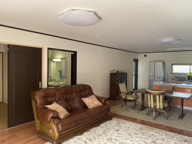 和水町久井原中古住宅の居間・リビング