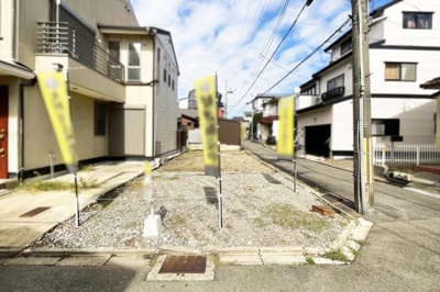 【外観】 | 伏見区深草十九軒町　土地 | 小中学校が徒歩10分圏内ですので、通学面でとても安心です♪