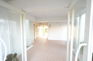 伊丹野間ダイヤハイツのエントランス