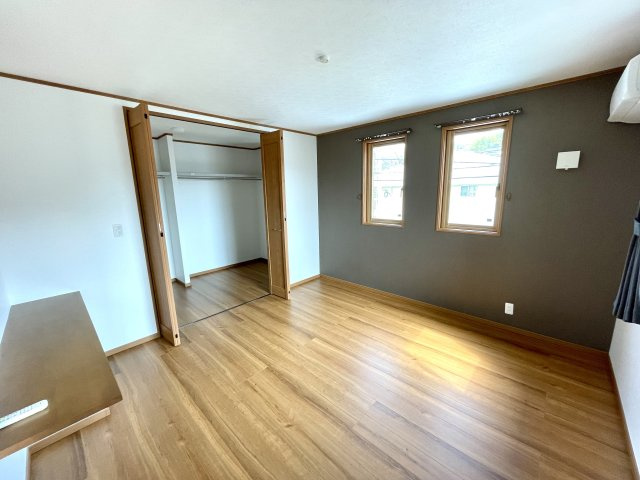 【洋室】 | 山形市飯田4丁目　中古戸建 | 2階洋室８帖です。