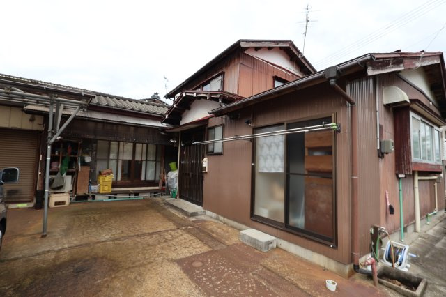 見附市明晶町　中古戸建の外観|外はこのようになっています