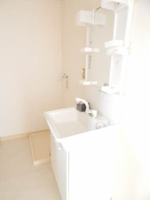 【洗面所】 | マルセイユ国分町B棟 | スペースが確保できる洗面所です