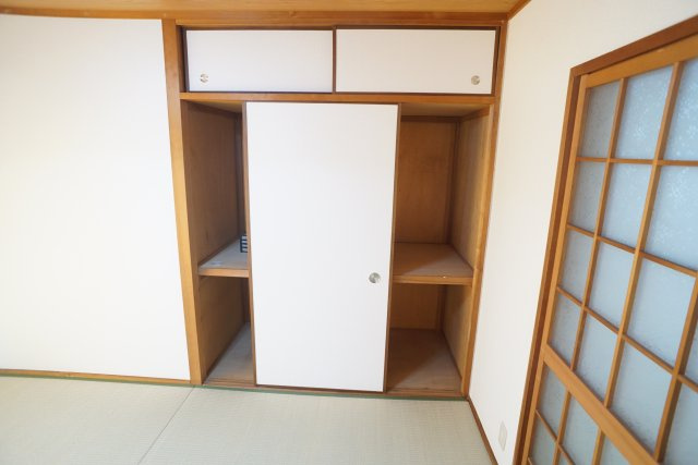 逆瀬台住宅2号棟の収納