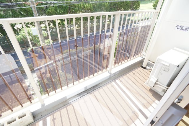 逆瀬台住宅2号棟のバルコニー
