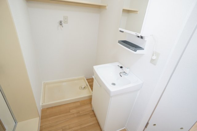 逆瀬台住宅2号棟の独立洗面台