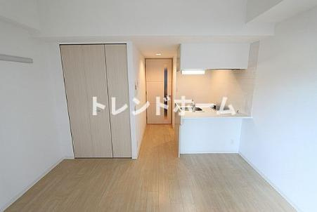 プレサンス梅田北デイズの居間・リビング|選べる家電プランあり！！