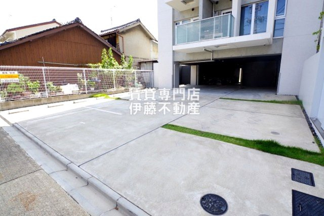 COZY名城公園の駐車場
