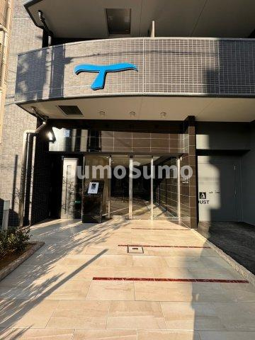 セレニテ難波ミラク弐番館のエントランス