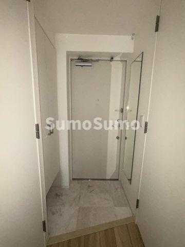 セレニテ難波ミラク弐番館の玄関