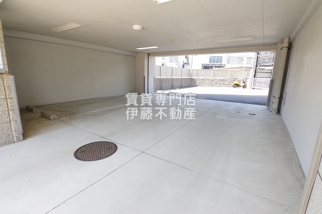 アジリア大曽根の駐車場