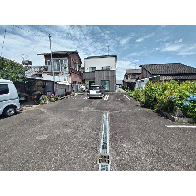 各務原市那加新加納町の駐車場の駐車場