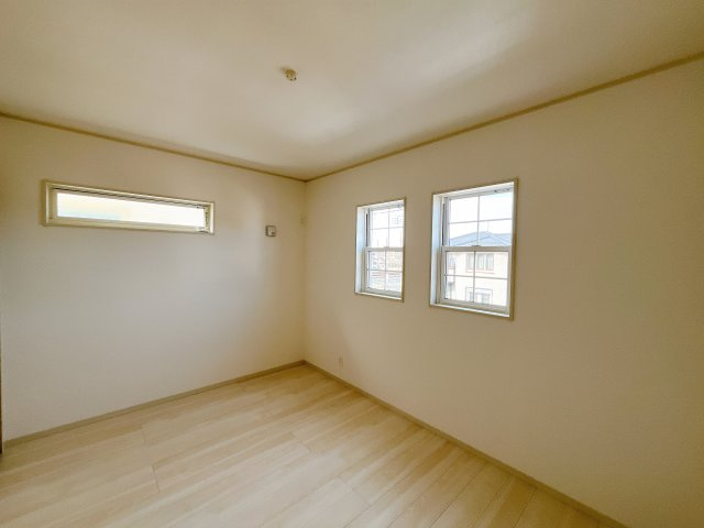 熊谷市石原　全２棟の洋室|２階居室は全室収納あり！たっぷりある収納活用でお部屋もキレイを保てます♪