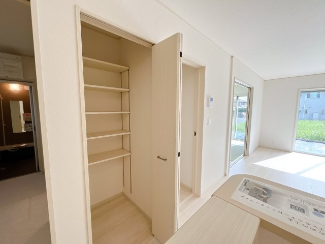 熊谷市石原　全２棟の収納|リビング収納