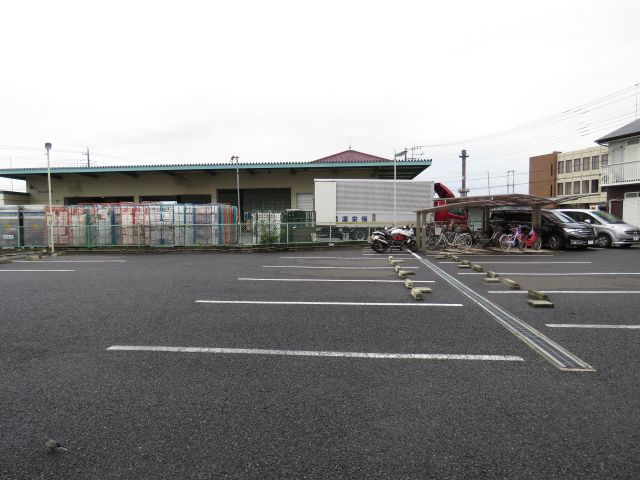 エスパースリッシュの駐車場