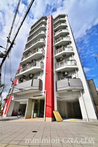 グランパシフィック芦原橋駅前の外観