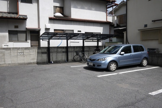 【駐車場】