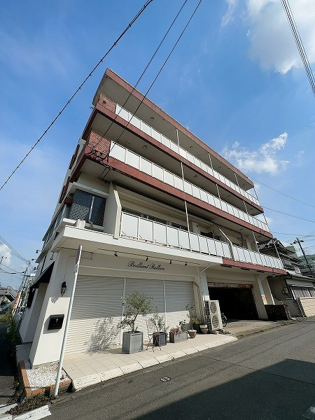 岩尾マンションの外観