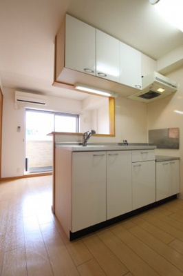 【居間・リビング】 | インヴィテ・ボヌールⅡ番館