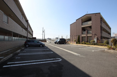 【駐車場】 | インヴィテ・ボヌールⅡ番館