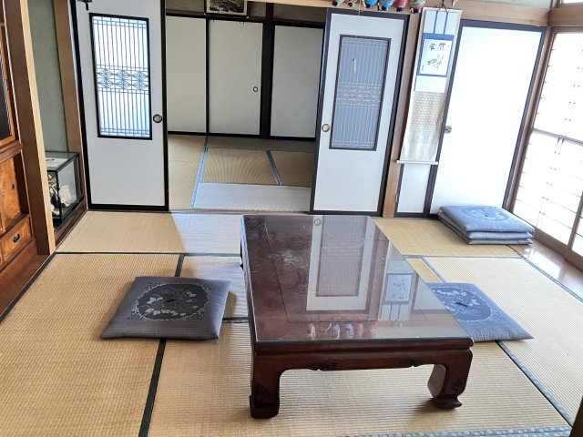 【中古住宅】中山町大字長崎字文新田戸建の居間・リビング