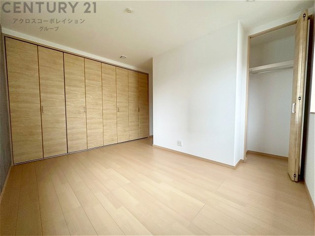 リラックスできるプライベート空間で、快適な睡眠をサポート。個人の好みに合わせたインテリアや寝具で心地良さを追求。プライベートな時間を過ごし、リフレッシュする場所におすすめです。
