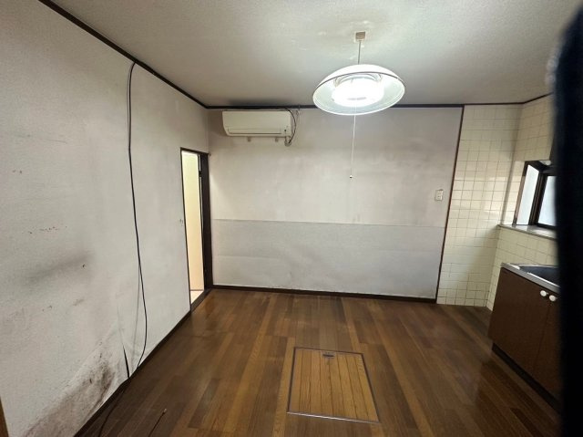 東淀川区大桐五丁目戸建て　BRAVI不動産の居間・リビング