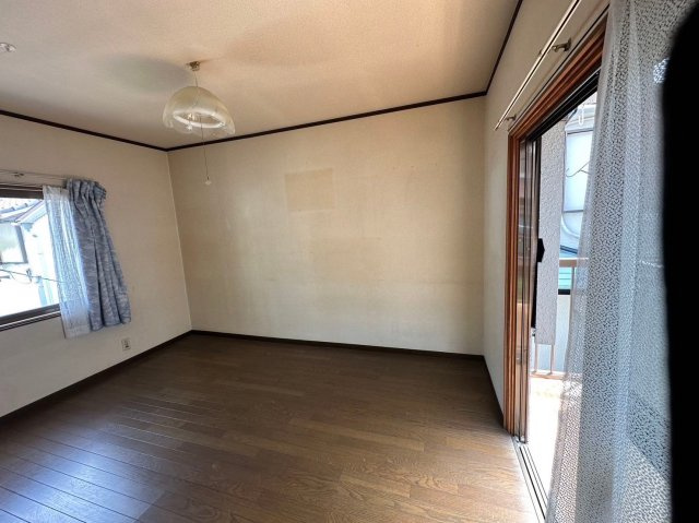 東淀川区大桐五丁目戸建て　BRAVI不動産の洋室