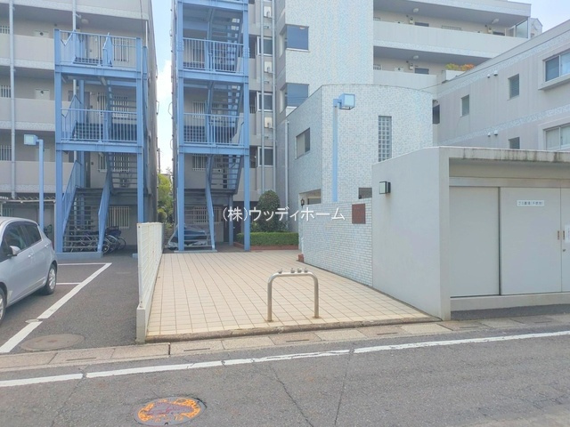 ピアコート春日部弐番館　中古マンションのエントランス