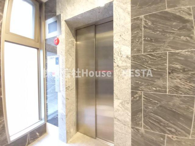 エスリード神戸三宮のロビー