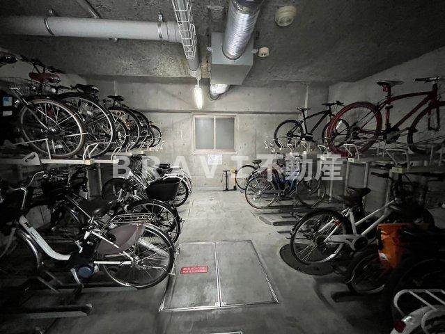 クリスタルブライト本町東　BRAVI不動産のその他共用部分|【クリスタルブライト本町東】駐輪場です