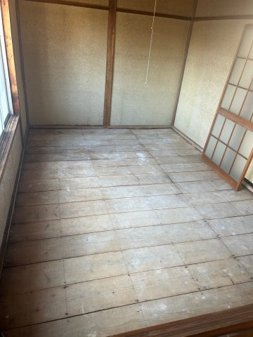 静岡県静岡市葵区幸庵新田の洋室