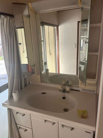 静岡県静岡市葵区幸庵新田の独立洗面台