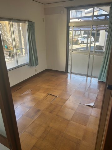 静岡県静岡市葵区幸庵新田の洋室