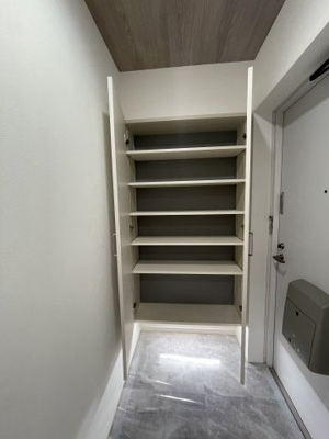 【玄関】 | グラン・ドムール府中 | たっぷり収納　玄関回りもスッキリしますね