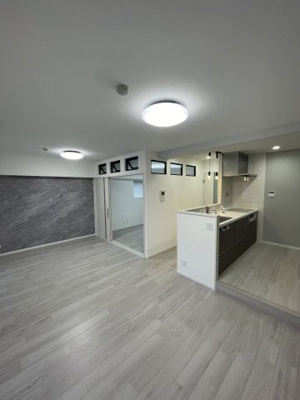 【居間・リビング】 | グラン・ドムール府中 | 落ち着いた雰囲気の内装