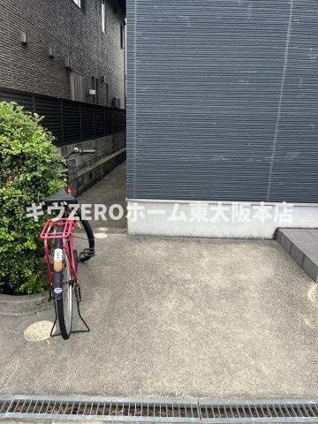 エムフラット衣摺Ⅰの駐車場