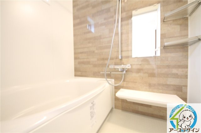 明石市大久保町八木の中古一戸建の浴室|きれいなお風呂です