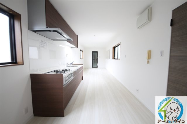 明石市大久保町八木の中古一戸建の居間・リビング|使いやすいリビングです