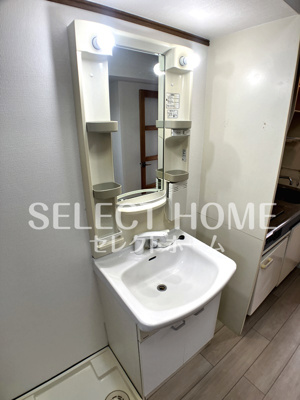 【独立洗面台】 | 柴田ハイツB | 朝の支度にも助かる、独立の洗髪洗面化粧台