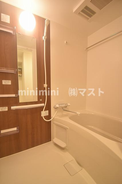 ラシーヌ瓦屋町の浴室