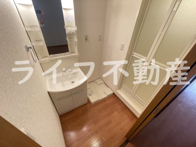 Y・M Court NAGATA Cの洗面所|広い洗面スペース