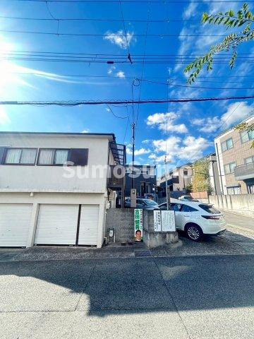 神戸市灘区楠丘町６丁目のアパートの駐車場