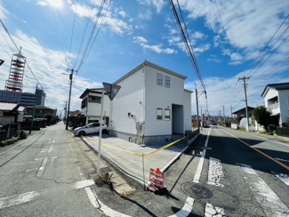 【前面道路含む現地写真】