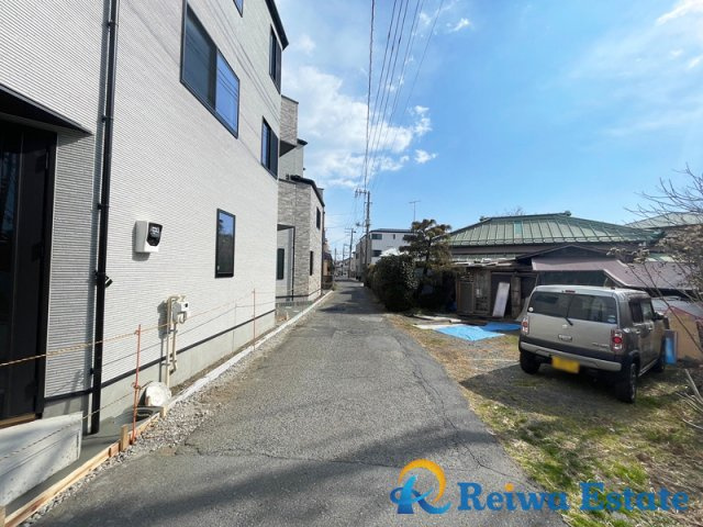 新築戸建　茅ヶ崎市出口町の前面道路含む現地写真