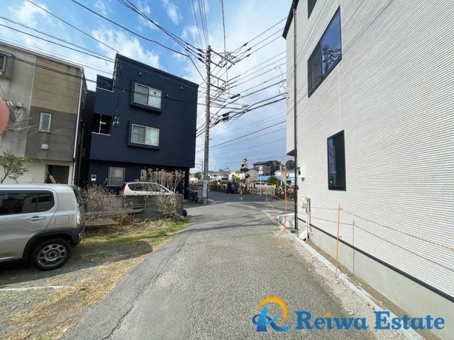 新築戸建　茅ヶ崎市出口町の前面道路含む現地写真