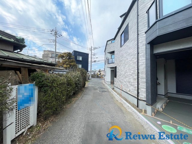 新築戸建　茅ヶ崎市浜竹1丁目　全3棟の前面道路含む現地写真