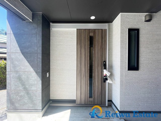 新築戸建　茅ヶ崎市浜竹1丁目　全3棟の玄関