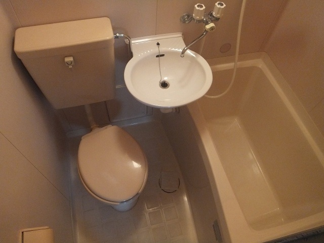 サンビレッジ柏原の浴室